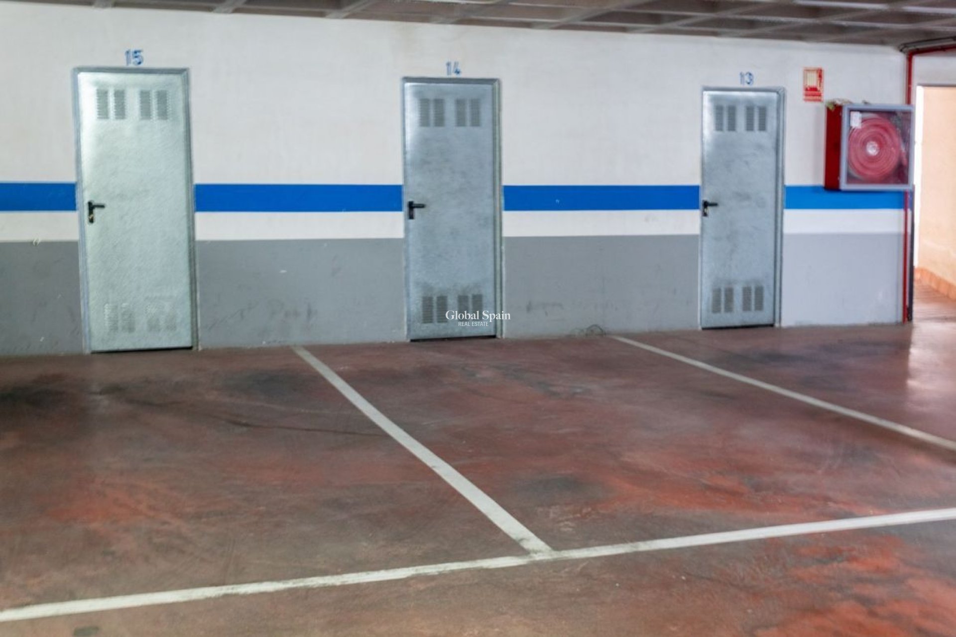 Wederverkoop - HUIS -
EL CAMPELLO - Costa Blanca