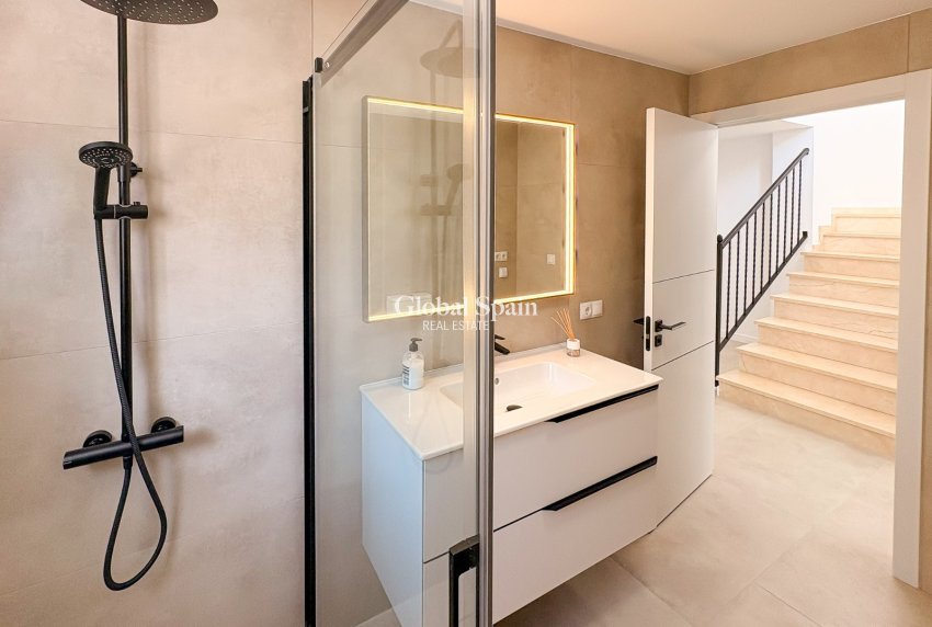 Wederverkoop - HUIS -
EL CAMPELLO - Pueblo Acantilado - Venta Lanuza