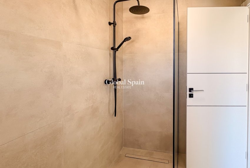 Wederverkoop - HUIS -
EL CAMPELLO - Pueblo Acantilado - Venta Lanuza