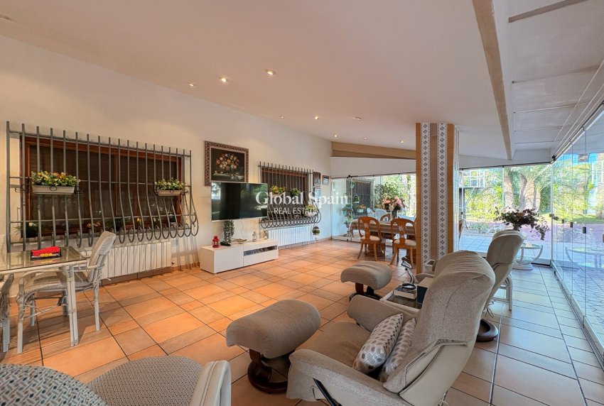 Wederverkoop - HUIS -
ELCHE - Altzabares Alto