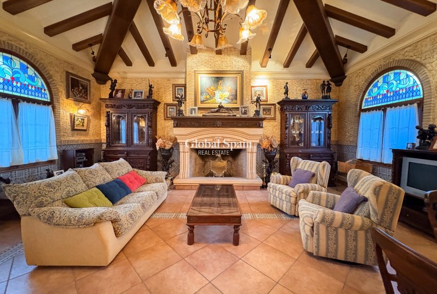 Wederverkoop - HUIS -
ELCHE - Altzabares Alto