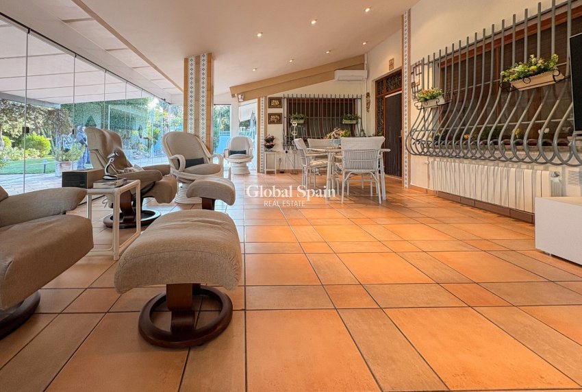 Wederverkoop - HUIS -
ELCHE - Altzabares Alto
