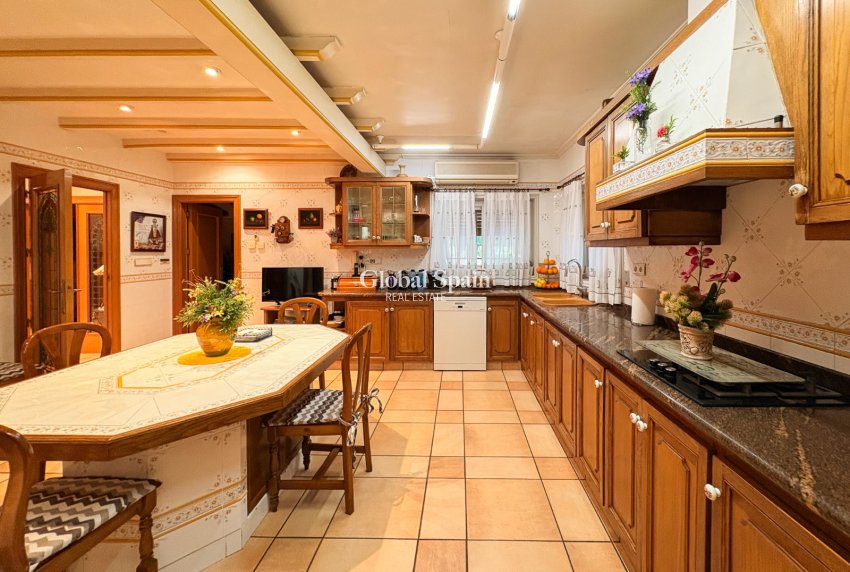 Wederverkoop - HUIS -
ELCHE - Altzabares Alto