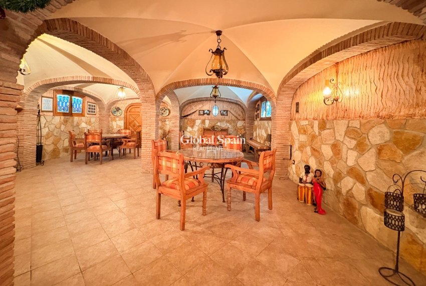Wederverkoop - HUIS -
ELCHE - Altzabares Alto