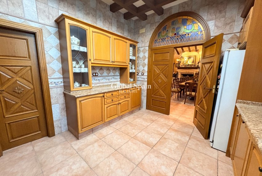 Wederverkoop - HUIS -
ELCHE - Altzabares Alto