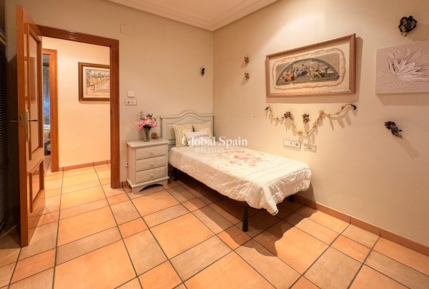 Wederverkoop - HUIS -
ELCHE - Altzabares Alto