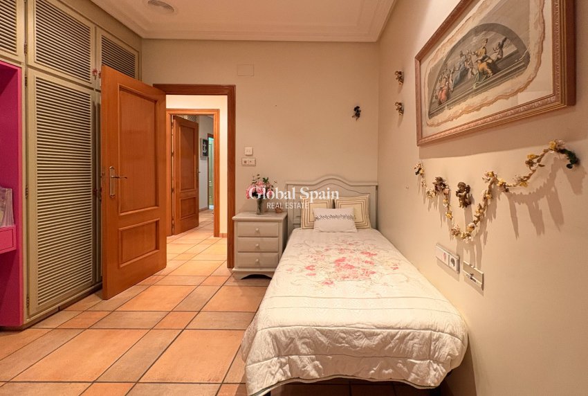 Wederverkoop - HUIS -
ELCHE - Altzabares Alto
