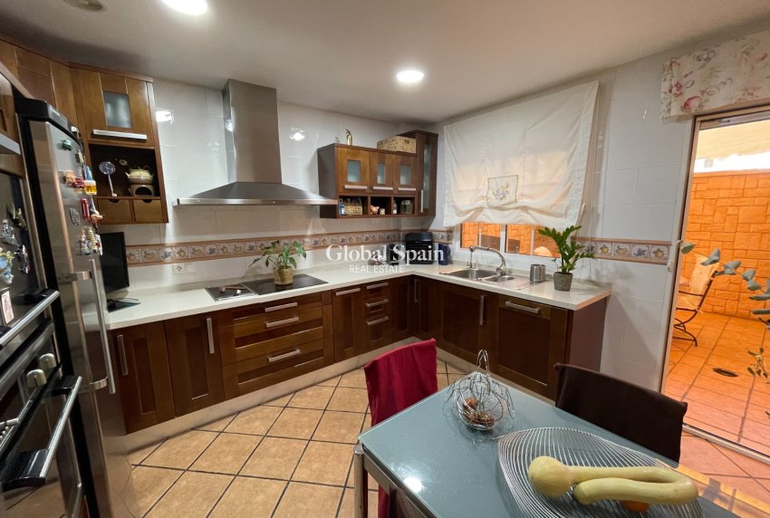 Wederverkoop - HUIS -
ELCHE - Costa Blanca