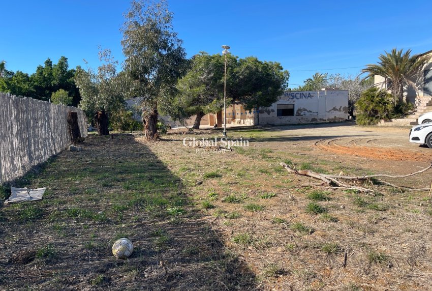 Wederverkoop - HUIS -
ELCHE - Costa Blanca