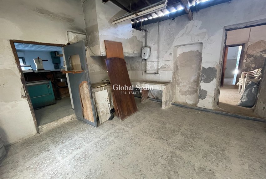 Wederverkoop - HUIS -
ELCHE - Costa Blanca