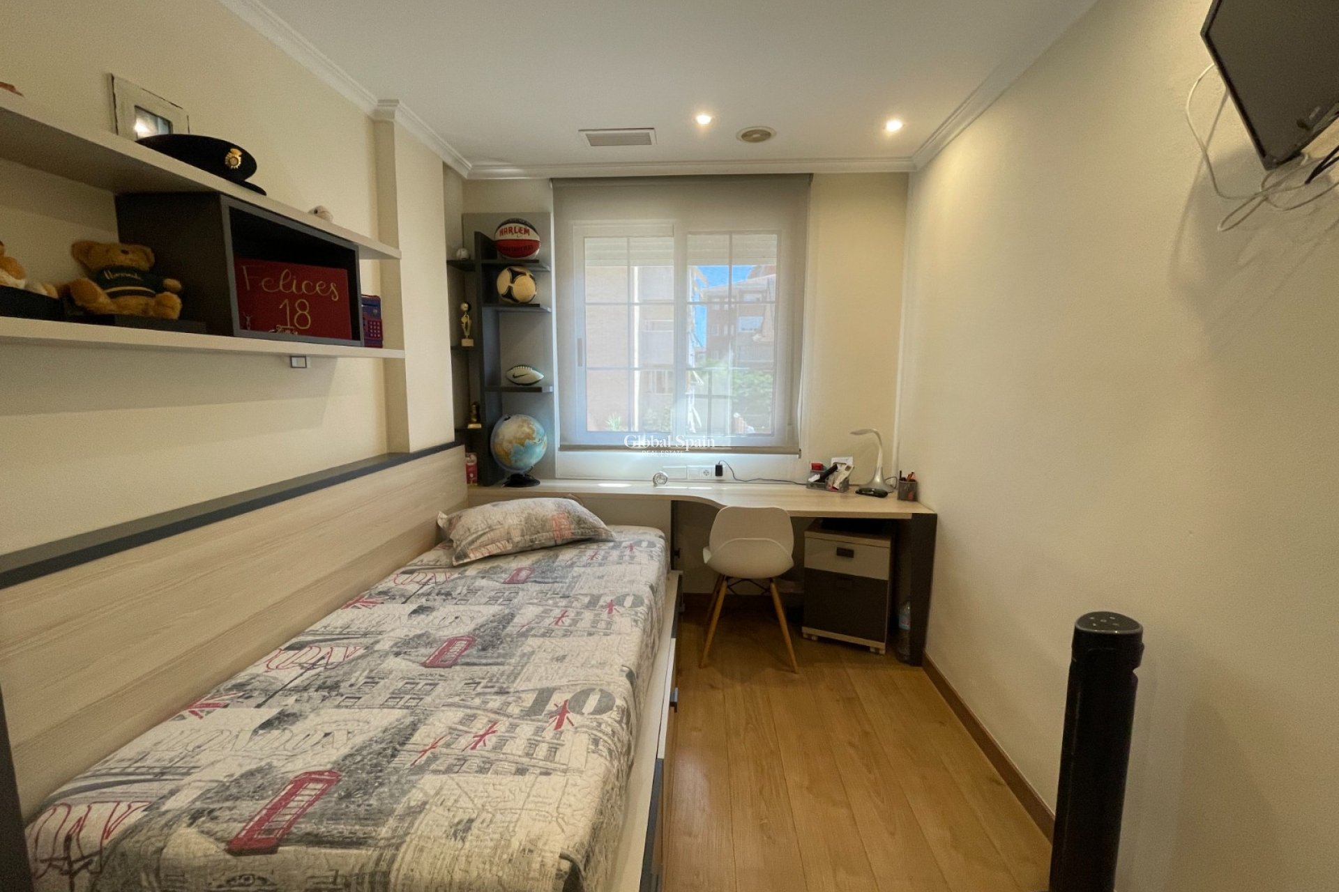 Wederverkoop - HUIS -
ELCHE - Costa Blanca