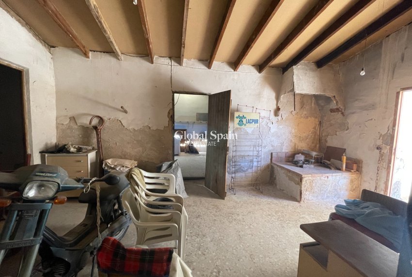 Wederverkoop - HUIS -
ELCHE - Costa Blanca