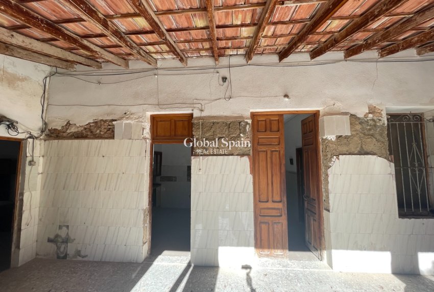 Wederverkoop - HUIS -
ELCHE - Costa Blanca