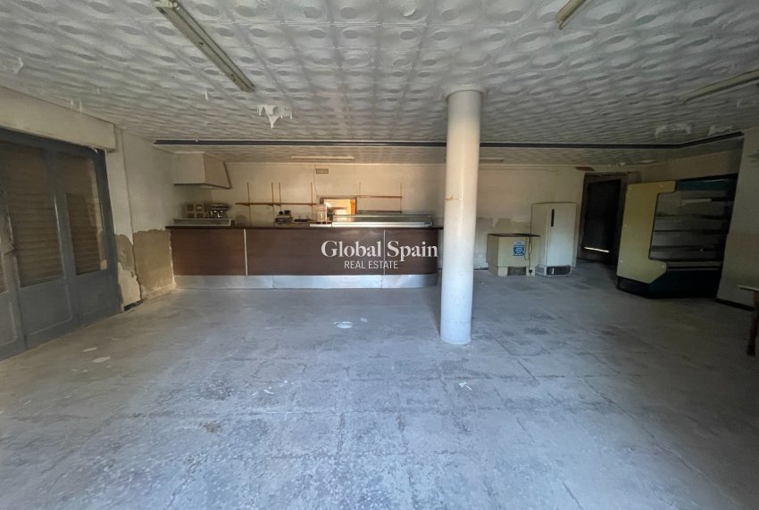 Wederverkoop - HUIS -
ELCHE - Costa Blanca