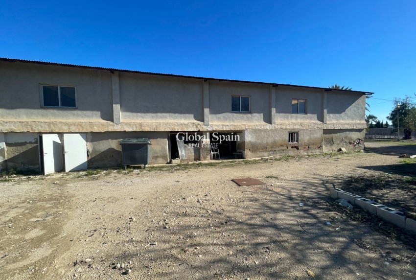 Wederverkoop - HUIS -
ELCHE - Costa Blanca