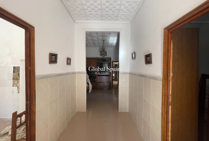Wederverkoop - HUIS -
ELCHE - Costa Blanca
