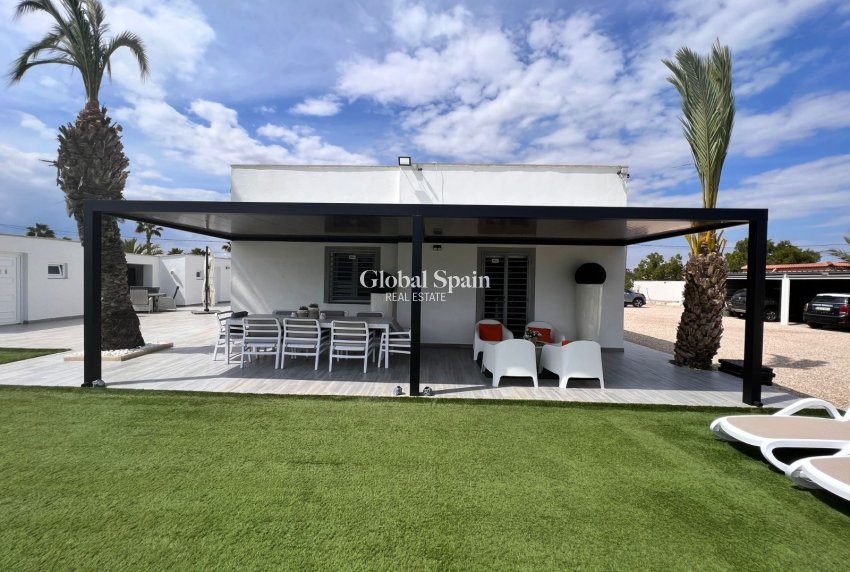 Wederverkoop - HUIS -
ELCHE - Inland