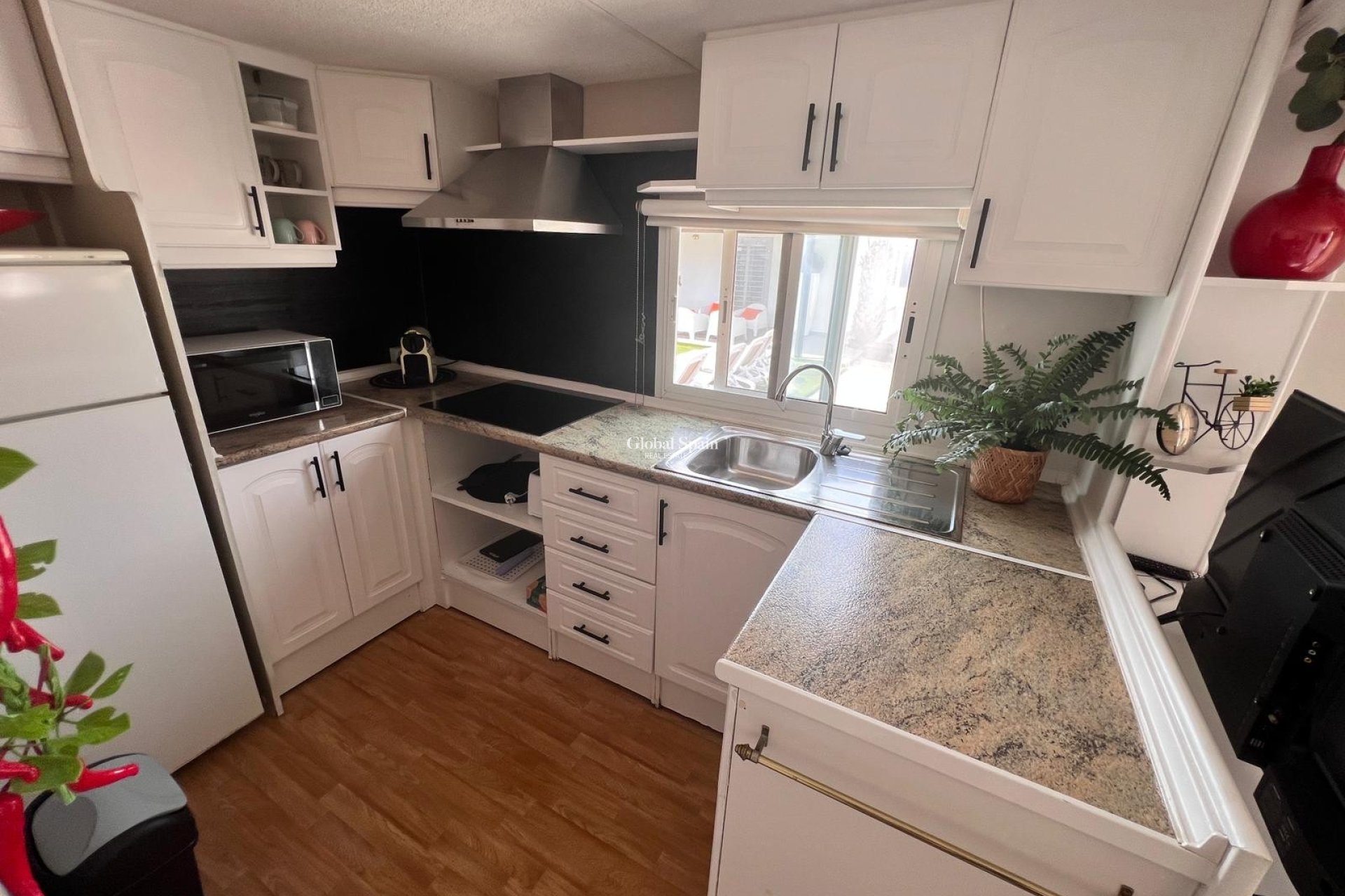 Wederverkoop - HUIS -
ELCHE - Inland