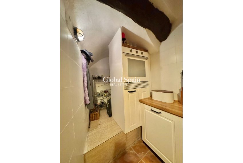 Wederverkoop - HUIS -
FINESTRAT - Costa Blanca