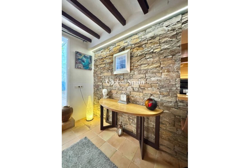 Wederverkoop - HUIS -
FINESTRAT - Costa Blanca