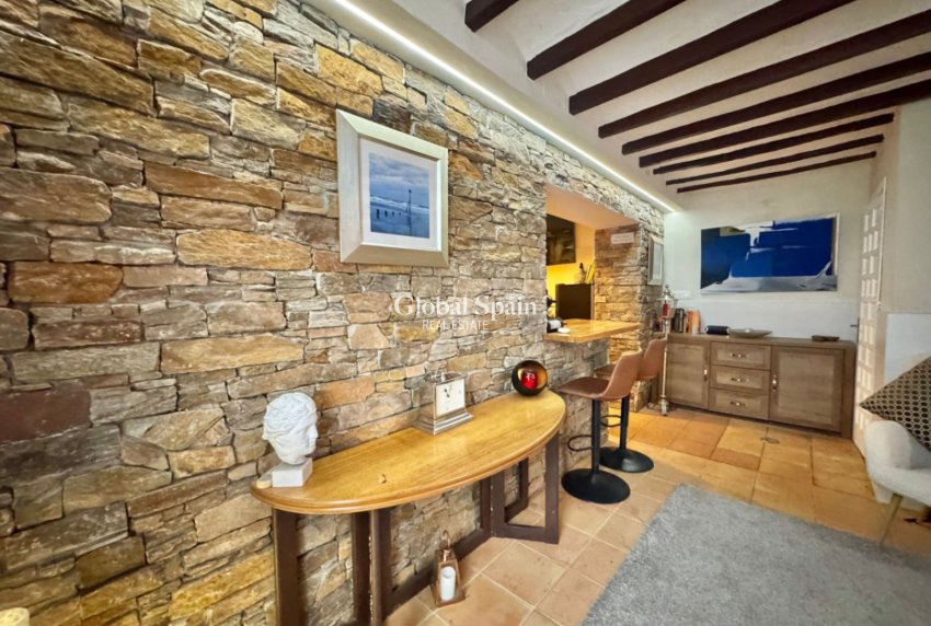 Wederverkoop - HUIS -
FINESTRAT - Costa Blanca