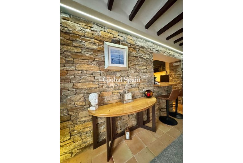 Wederverkoop - HUIS -
FINESTRAT - Costa Blanca