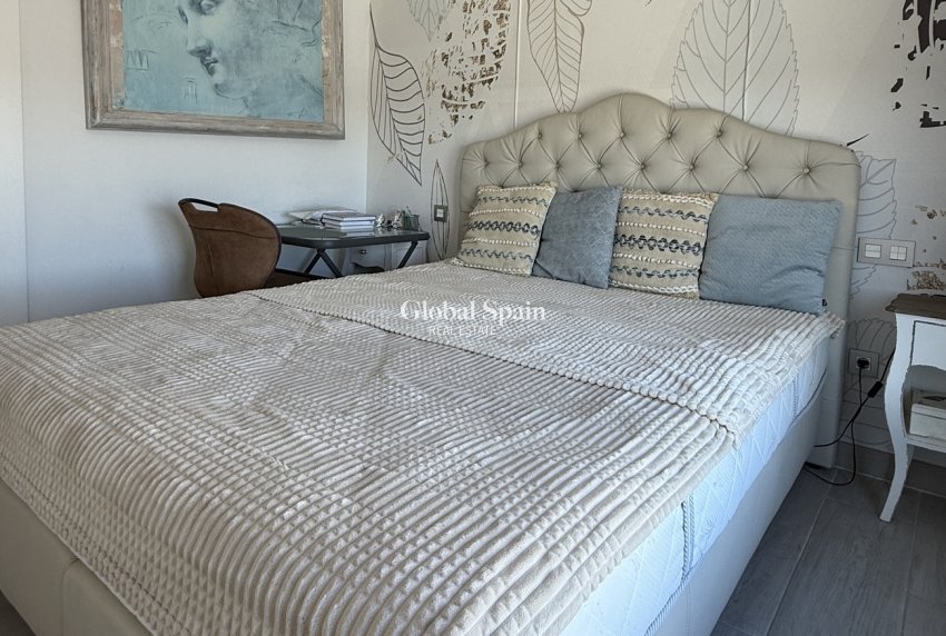 Wederverkoop - HUIS -
FINESTRAT - Costa Blanca