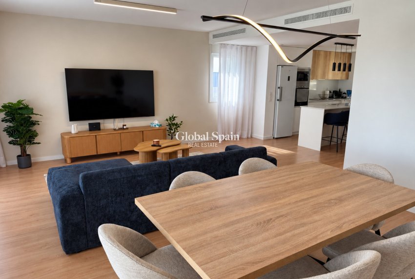 Wederverkoop - HUIS -
FINESTRAT - Costa Blanca