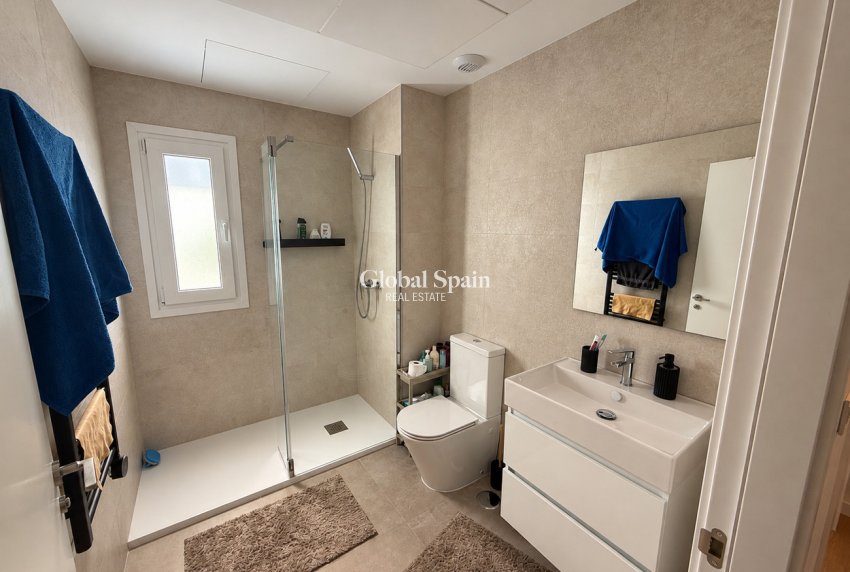 Wederverkoop - HUIS -
FINESTRAT - Costa Blanca