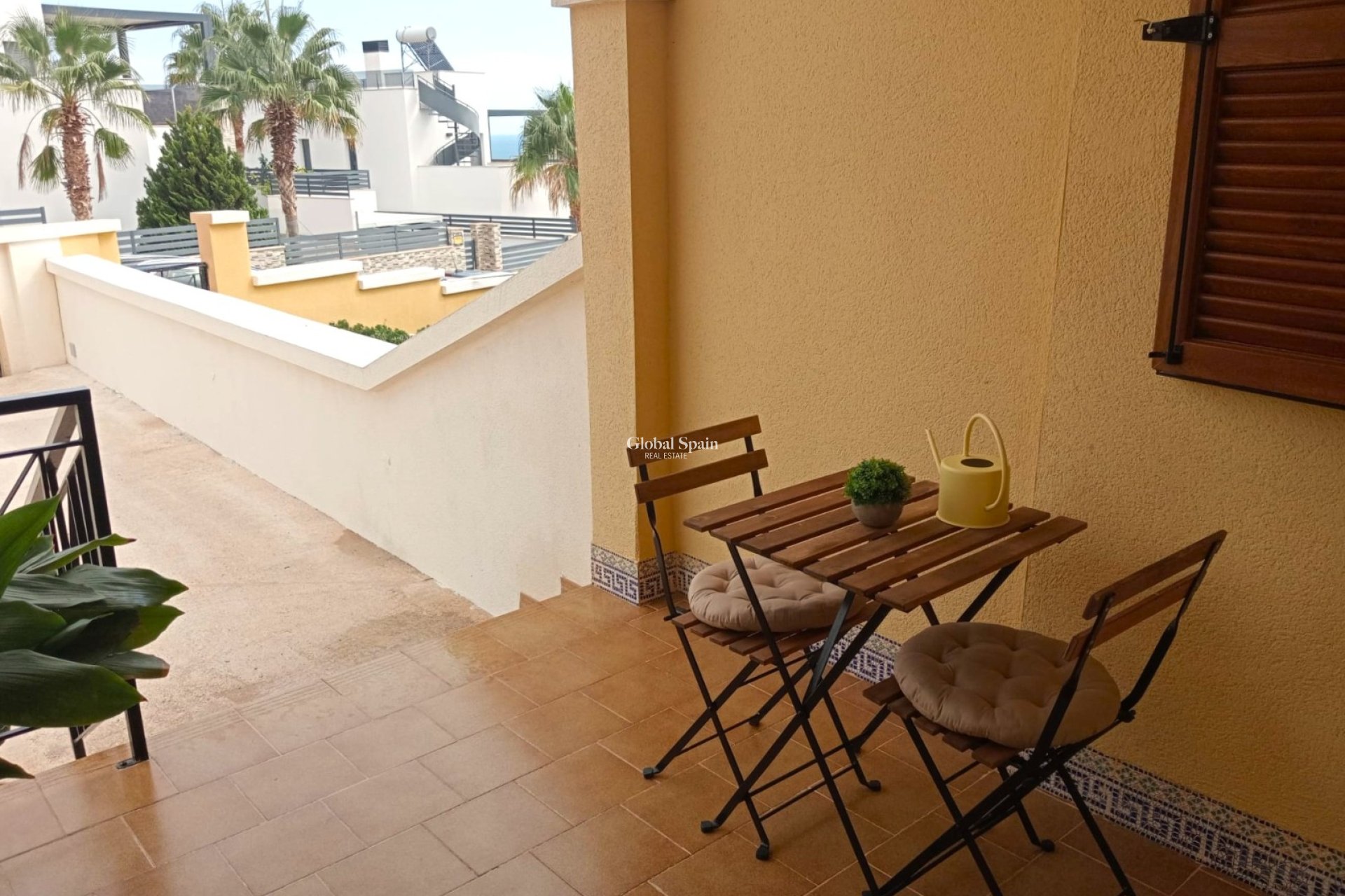 Wederverkoop - HUIS -
FINESTRAT