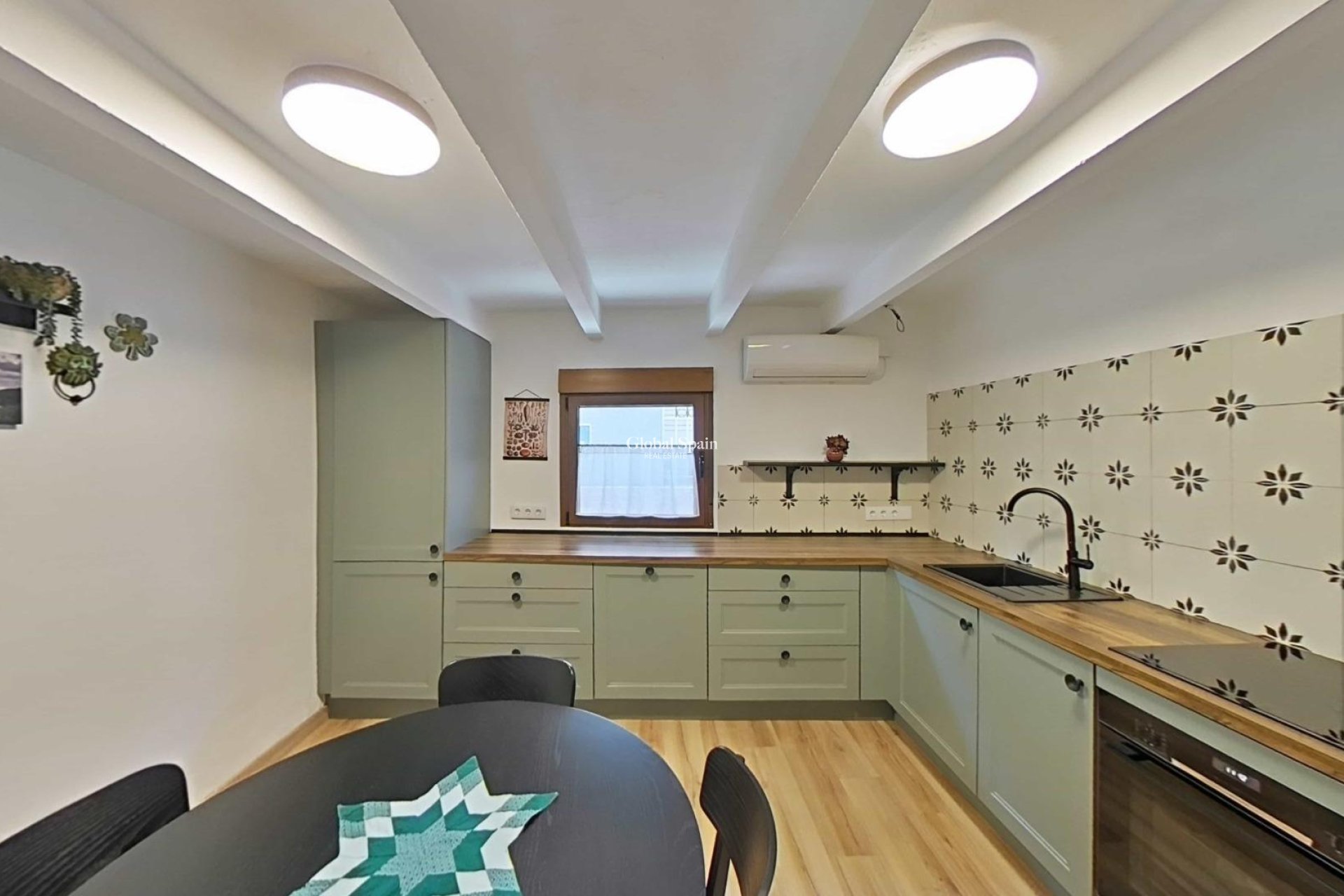 Wederverkoop - HUIS -
FORMENTERA DEL SEGURA - Centro