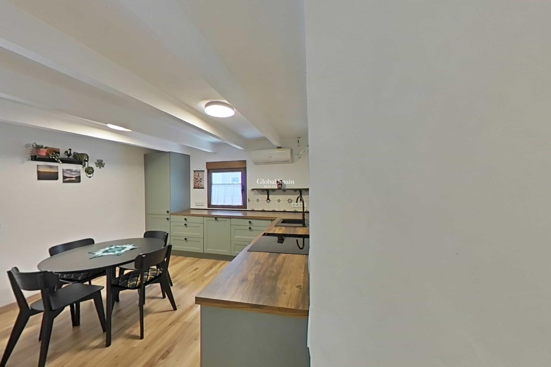 Wederverkoop - HUIS -
FORMENTERA DEL SEGURA - Centro