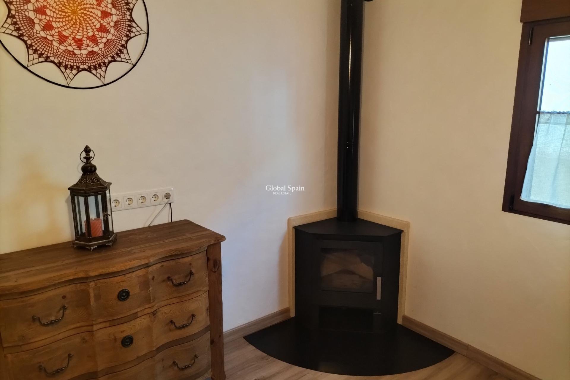 Wederverkoop - HUIS -
FORMENTERA DEL SEGURA - Centro