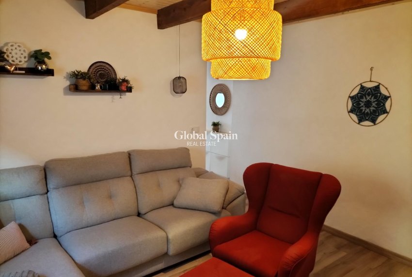 Wederverkoop - HUIS -
FORMENTERA DEL SEGURA - Centro