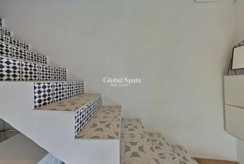 Wederverkoop - HUIS -
FORMENTERA DEL SEGURA - Centro