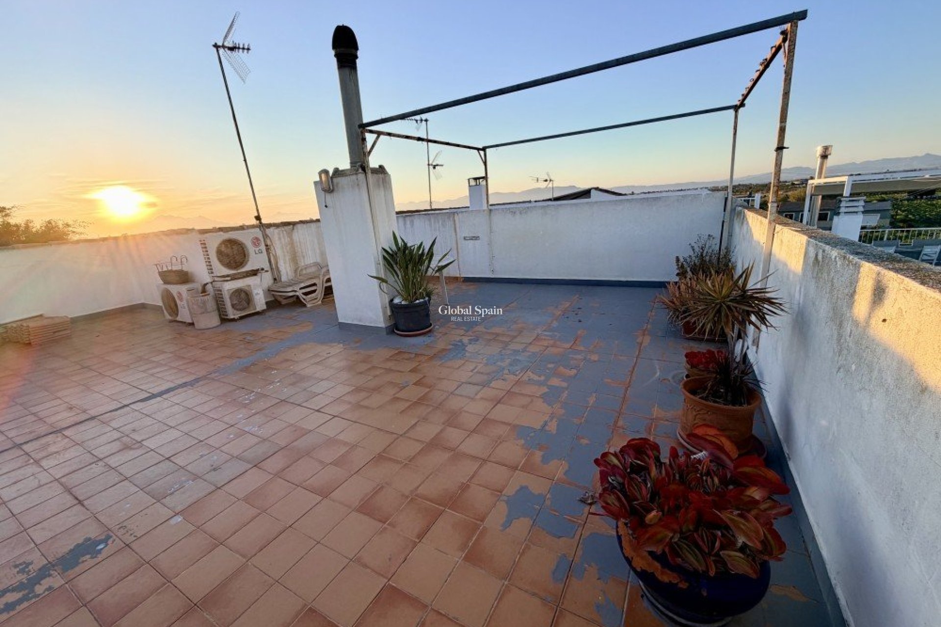 Wederverkoop - HUIS -
FORMENTERA DEL SEGURA - Costa Blanca