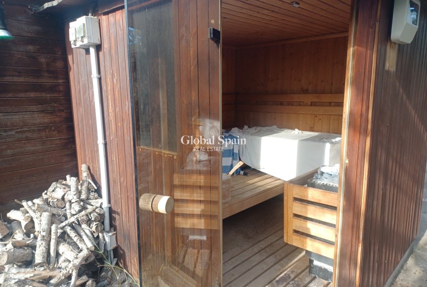 Wederverkoop - HUIS -
GEA Y TRUYOLS - Inland