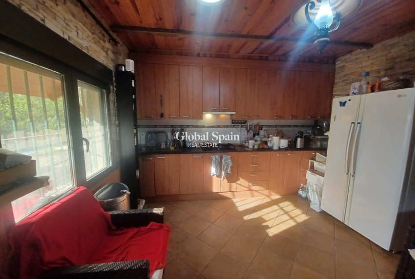 Wederverkoop - HUIS -
GEA Y TRUYOLS - Inland