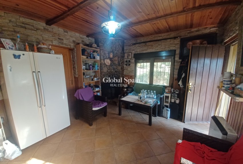 Wederverkoop - HUIS -
GEA Y TRUYOLS - Inland