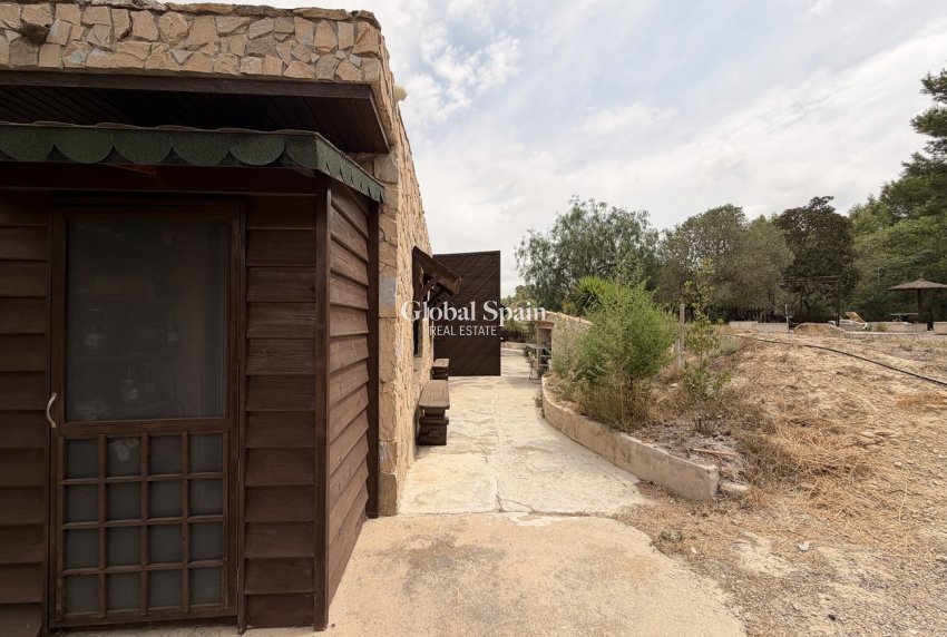 Wederverkoop - HUIS -
GEA Y TRUYOLS - Sierra de Columbares Natural Park