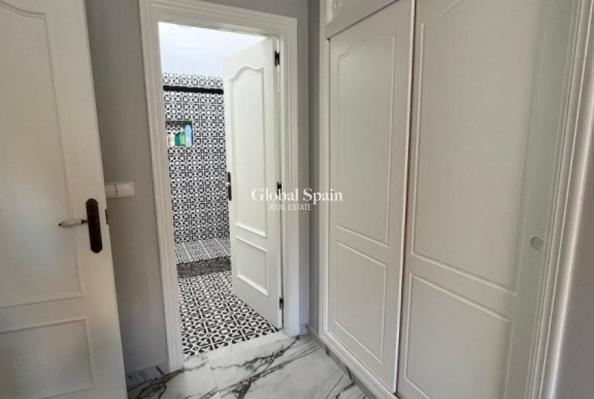 Wederverkoop - HUIS -
GRAN ALACANT - Costa Blanca