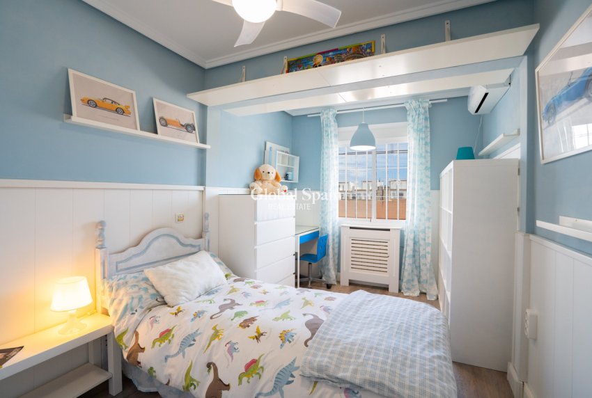 Wederverkoop - HUIS -
GRAN ALACANT - Costa Blanca