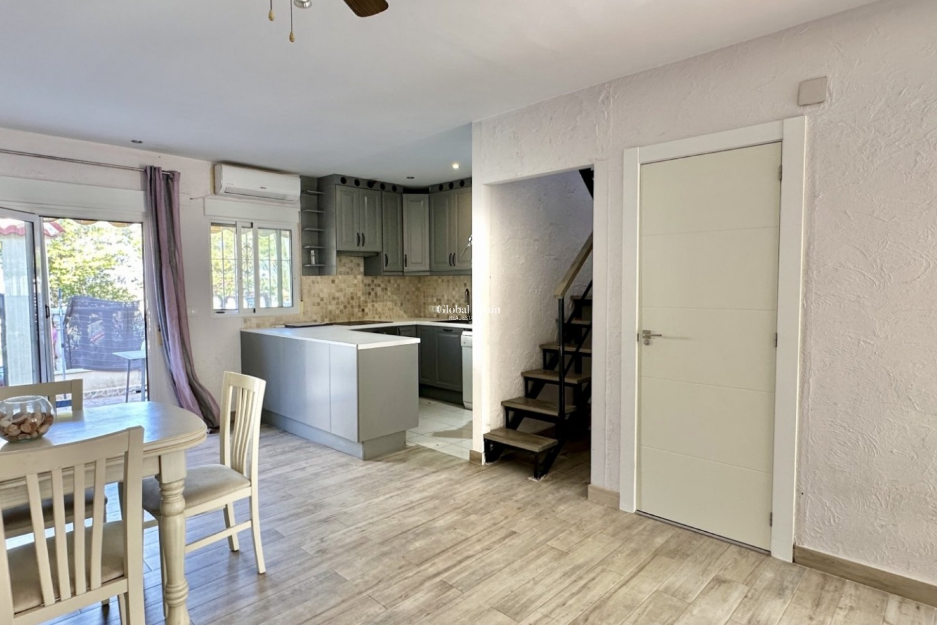 Wederverkoop - HUIS -
GUARDAMAR DEL SEGURA - Costa Blanca