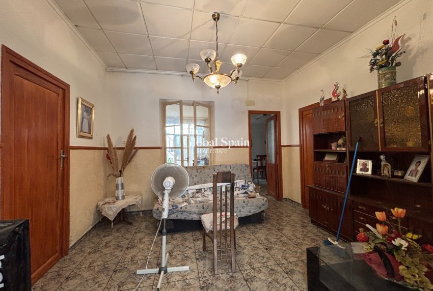 Wederverkoop - HUIS -
GUARDAMAR DEL SEGURA - Costa Blanca