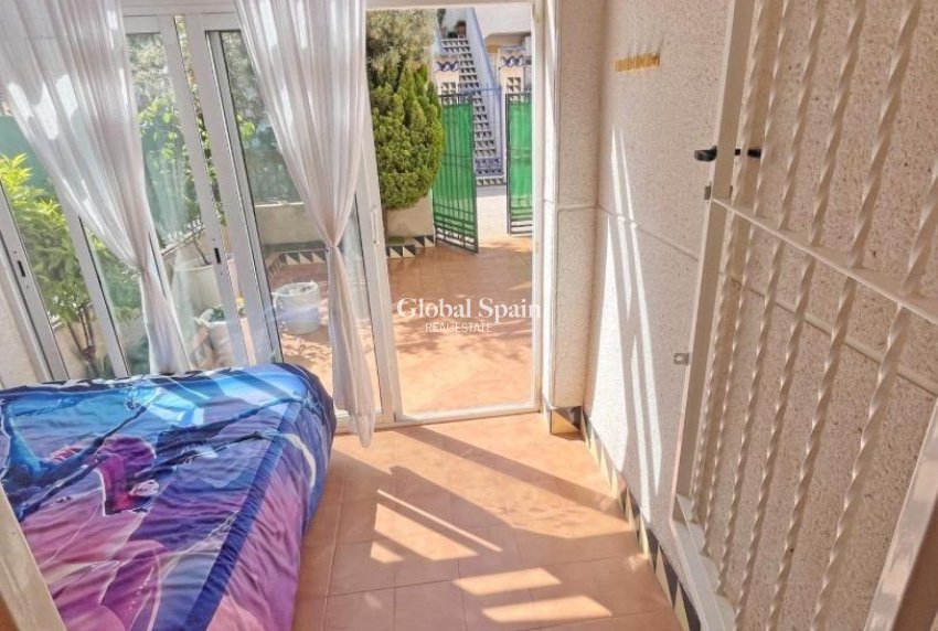 Wederverkoop - HUIS -
GUARDAMAR DEL SEGURA - El Edén - Los Estaños