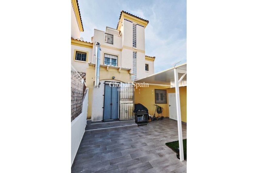 Wederverkoop - HUIS -
GUARDAMAR DEL SEGURA - EL RASO