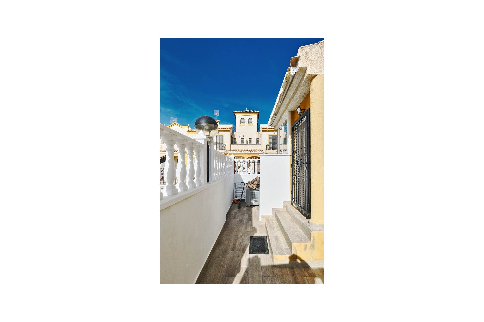 Wederverkoop - HUIS -
GUARDAMAR DEL SEGURA - EL RASO