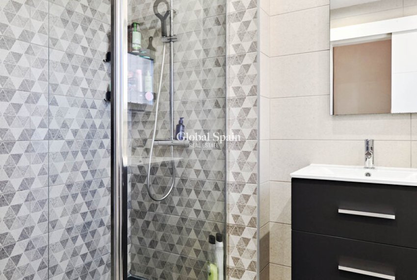 Wederverkoop - HUIS -
GUARDAMAR DEL SEGURA - EL RASO