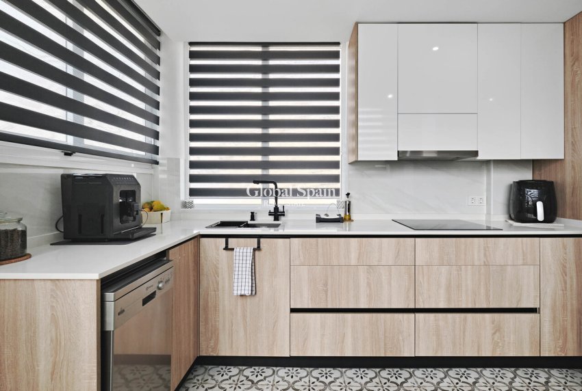 Wederverkoop - HUIS -
GUARDAMAR DEL SEGURA - EL RASO