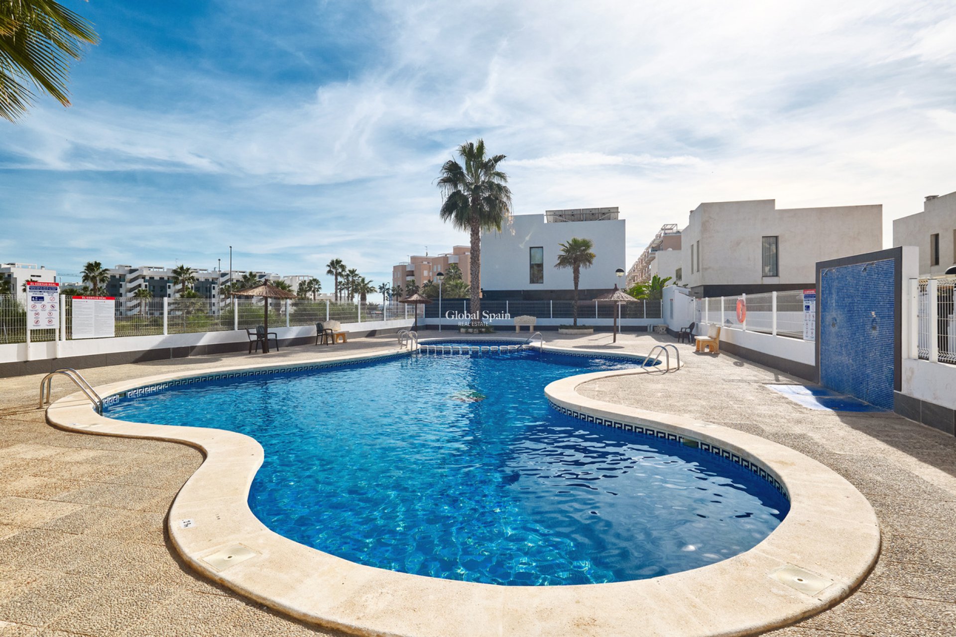 Wederverkoop - HUIS -
GUARDAMAR DEL SEGURA - EL RASO